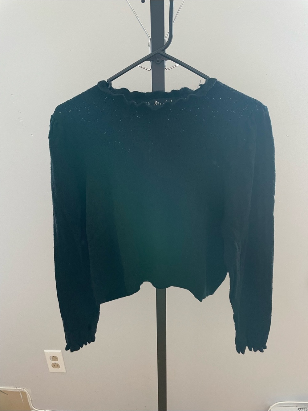 Marled Black Ruffled-Neck Long Sleeve Cropped Top